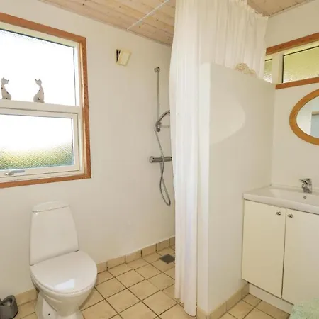 2 Bedroom Nice Home In Hjorring Casa de Férias *